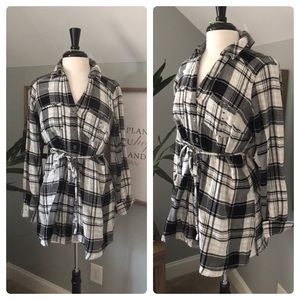 NWT Motherhood maternity top, medium